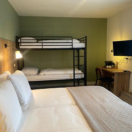Hotel Emilia Kaatsheuvel Bagian luar foto