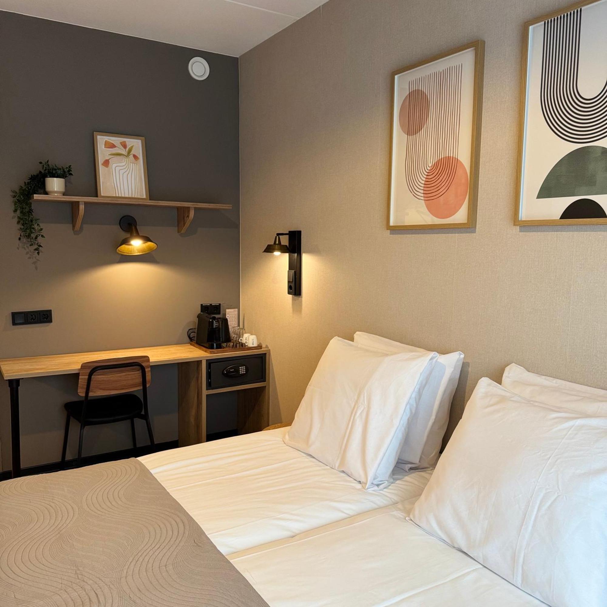 Hotel Emilia Kaatsheuvel Bagian luar foto