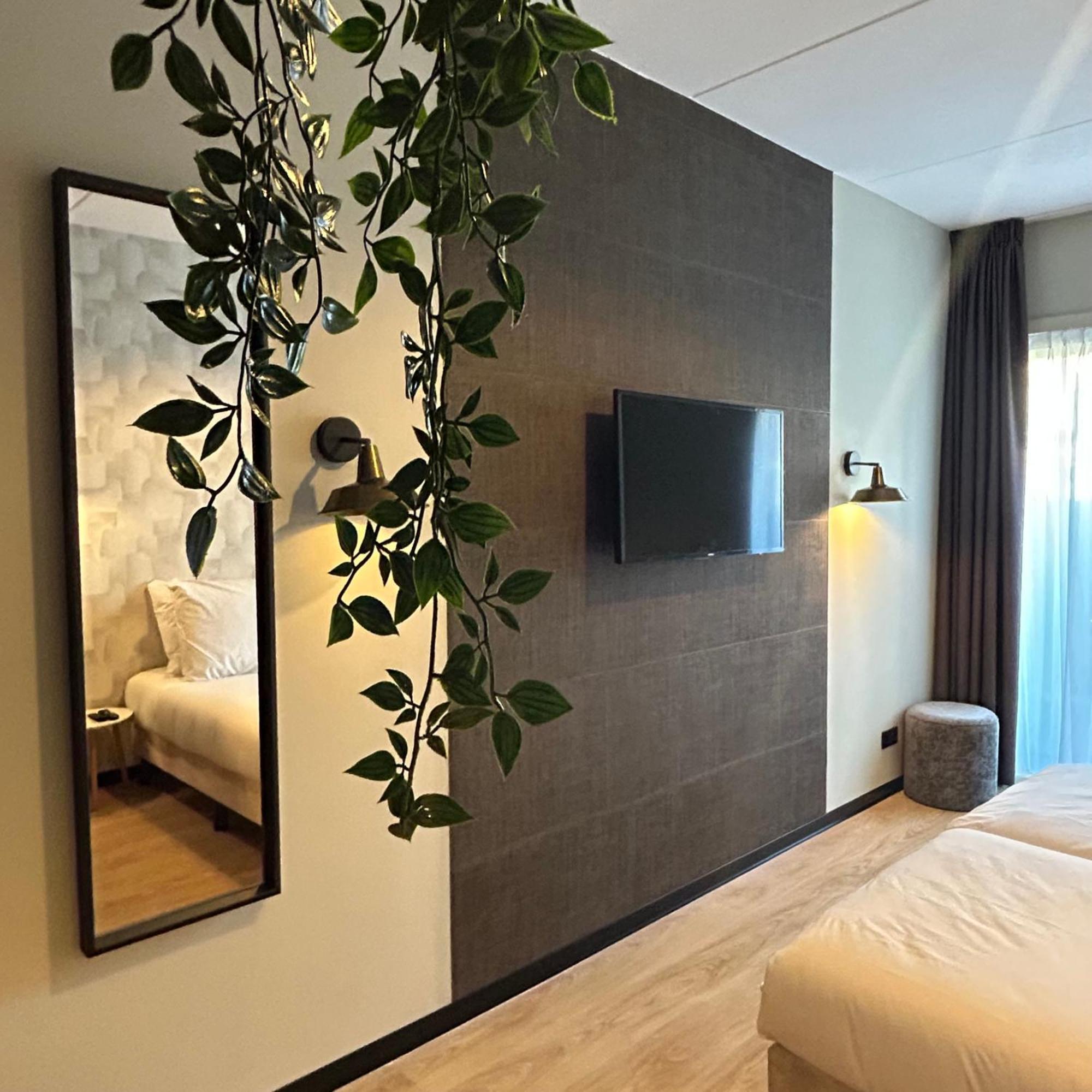 Hotel Emilia Kaatsheuvel Bagian luar foto