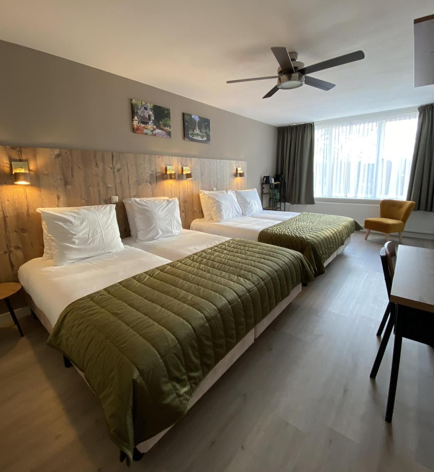 Hotel Emilia Kaatsheuvel Bagian luar foto