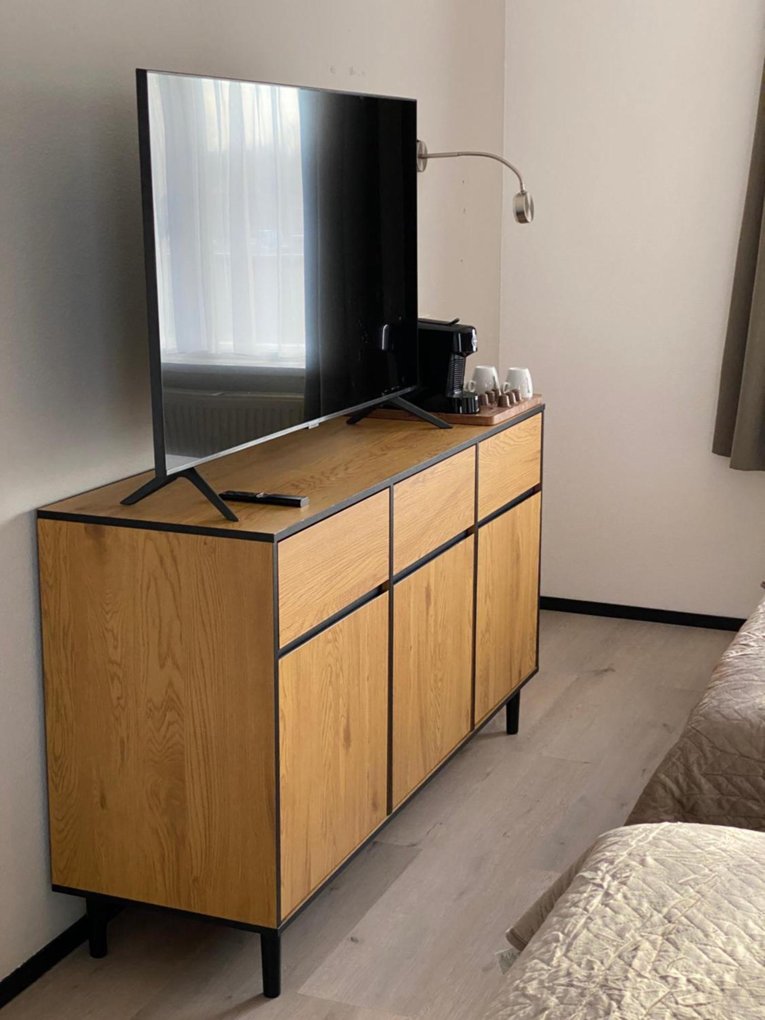 Hotel Emilia Kaatsheuvel Bagian luar foto