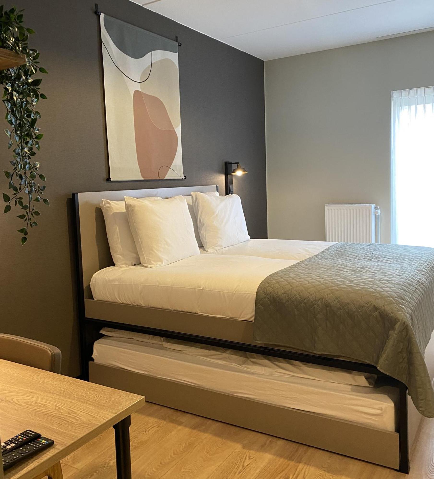 Hotel Emilia Kaatsheuvel Bagian luar foto