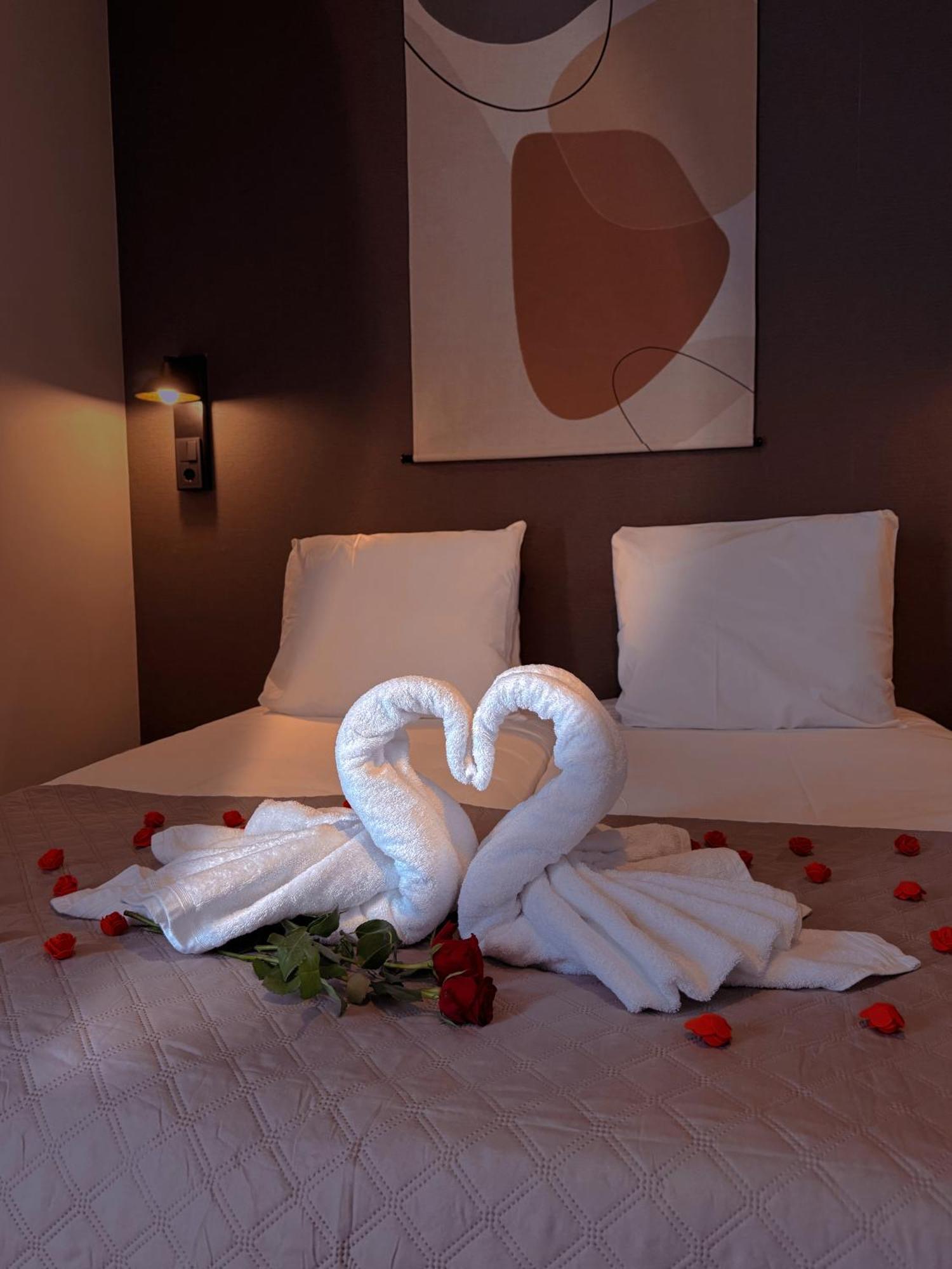 Hotel Emilia Kaatsheuvel Bagian luar foto